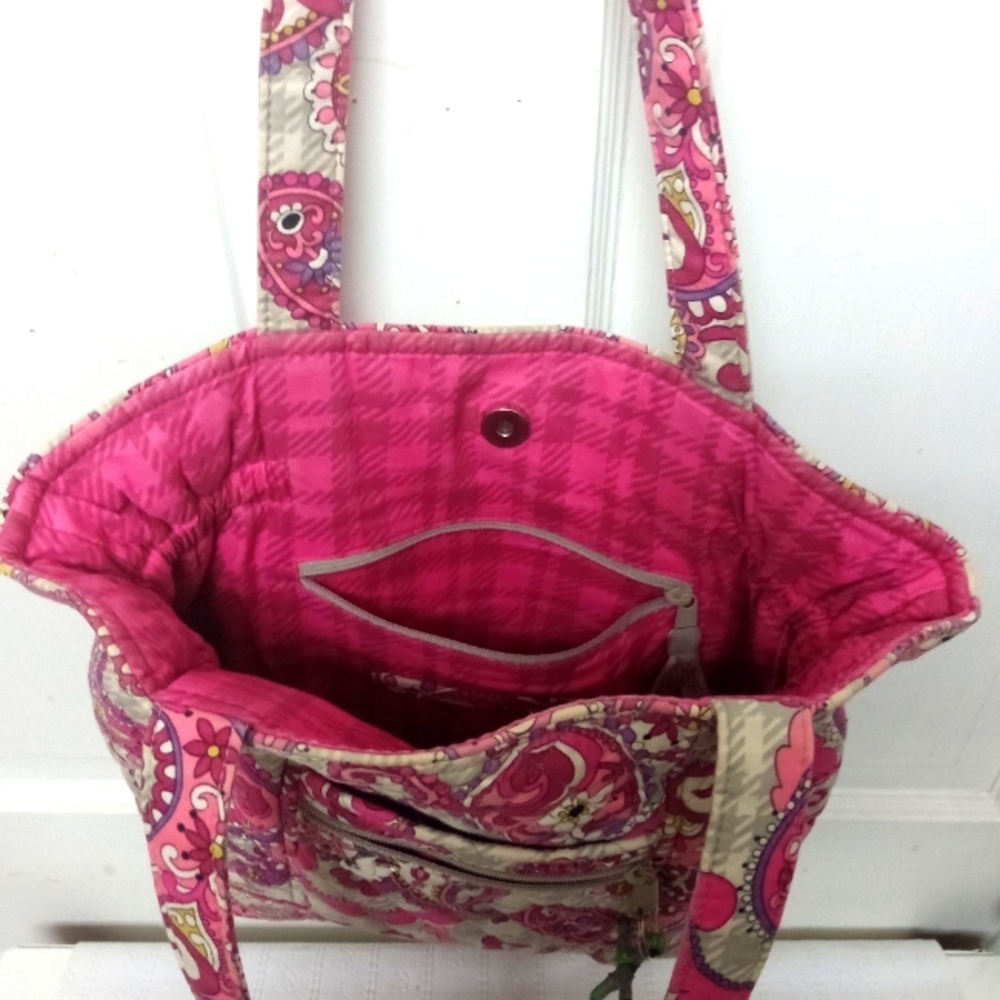 Vera Bradley Women's Pink Quitted Shoulder Purse - Picture 8 of 10